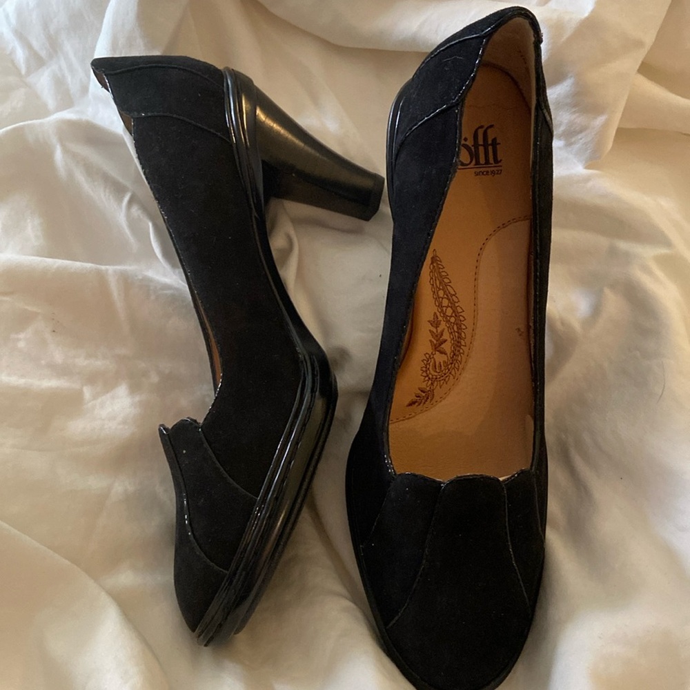 Brand new Sofft suede heel size 6.5